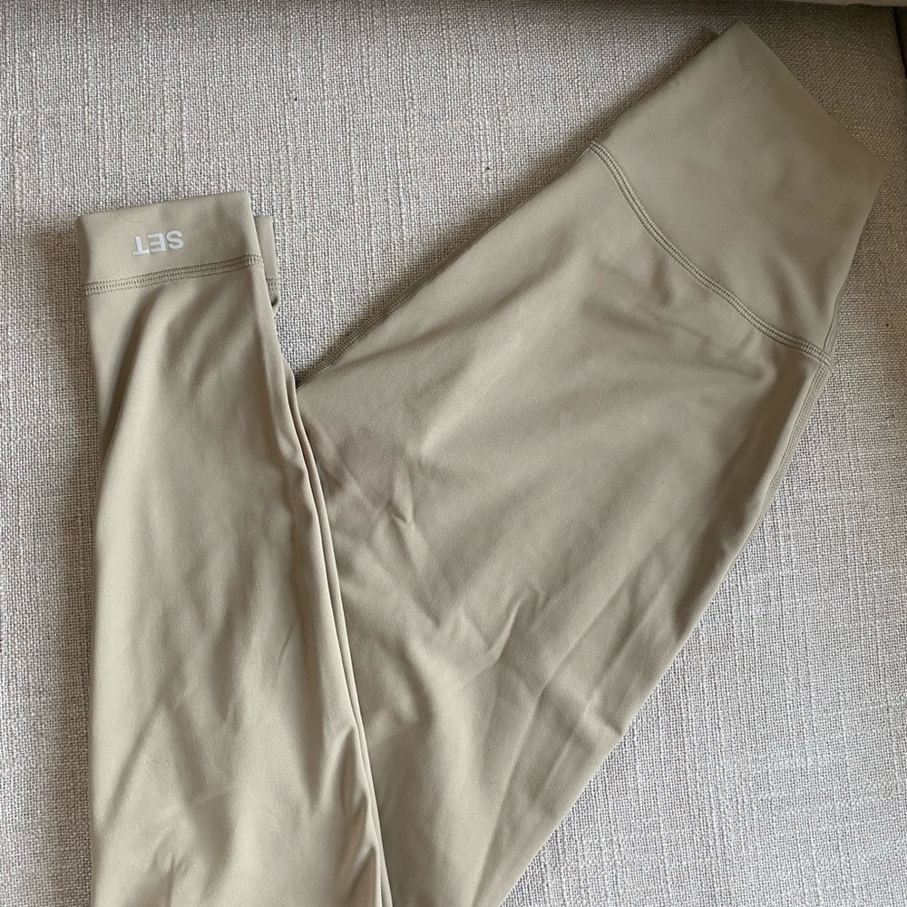 Set Active SPORTBODY™ LEGGINGS - DESERT × 1
Desert / S Women’s Beige Tan